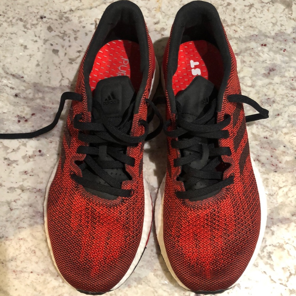Red and black Adidas sneakers! 🔴⚫️